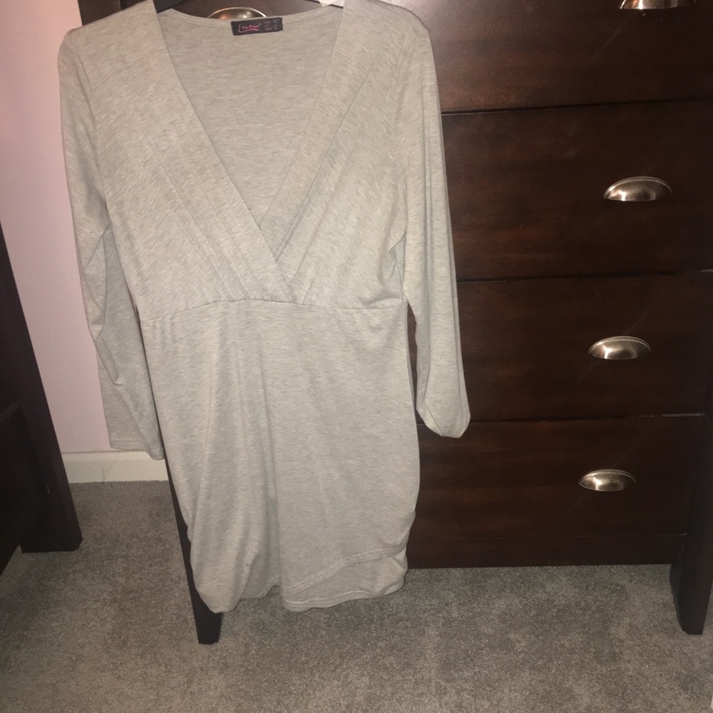 Body hugging grey dress